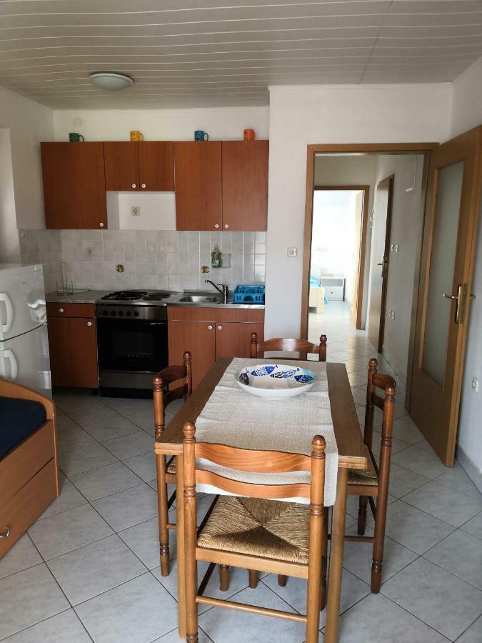 Laura And Nevio Apartments And Rooms Црес Экстерьер фото